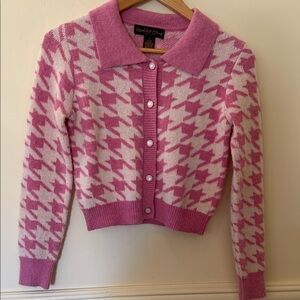 Coco and Shay Pink Cropped button down Holiday Sweater Size Small